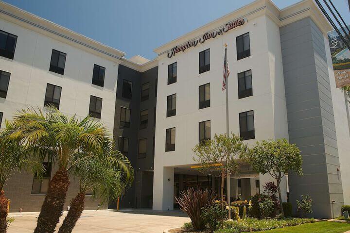 Hampton Inn & Suites Sherman Oaks